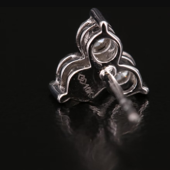 10k .38 ctw Diamond Earrings - Picture 6 of 6